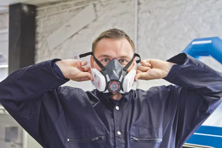 2 món đồ này có thể cứu sống bạn giữa đám cháy, nhưng chúng vẫn có nhược điểm? - Ảnh 1. 2 món đồ này có thể cứu sống bạn giữa đám cháy, nhưng chúng vẫn có nhược điểm? - Ảnh 1.