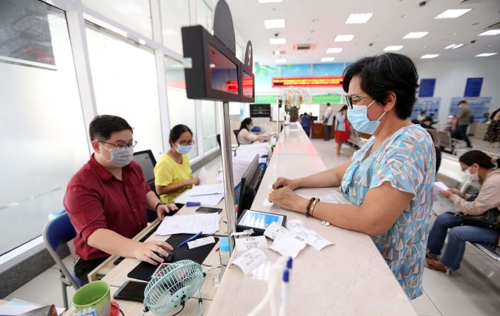 3c0bcf8e0ac3e39dbad2 Theo báo cáo của Bộ Nội vụ, từ tháng 7/2022 đến hết tháng 6/2023, toàn quốc có gần 19.000 công chức, viên chức thôi việc. Chính sách tiền lương, phụ cấp còn thấp là một trong những nguyên nhân của "làn sóng" thôi việc này