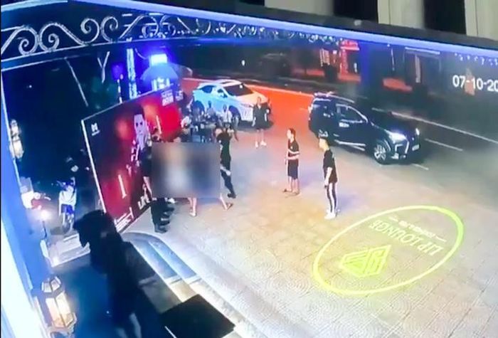 8a3b5ac19b8c72d22b9d Hiện trường vụ án mạng.