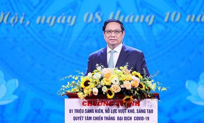 Thủ tướng Chính phủ, Chủ tịch Hội đồng Thi đua - Khen thưởng Trung ương Phạm Minh Chính phát biểu tại Hội nghị tổng kết Chương trình "1 triệu sáng kiến - nỗ lực vượt khó, sáng tạo, quyết tâm chiến thắng đại dịch COVID-19". Ảnh VGP/Nhật Bắc