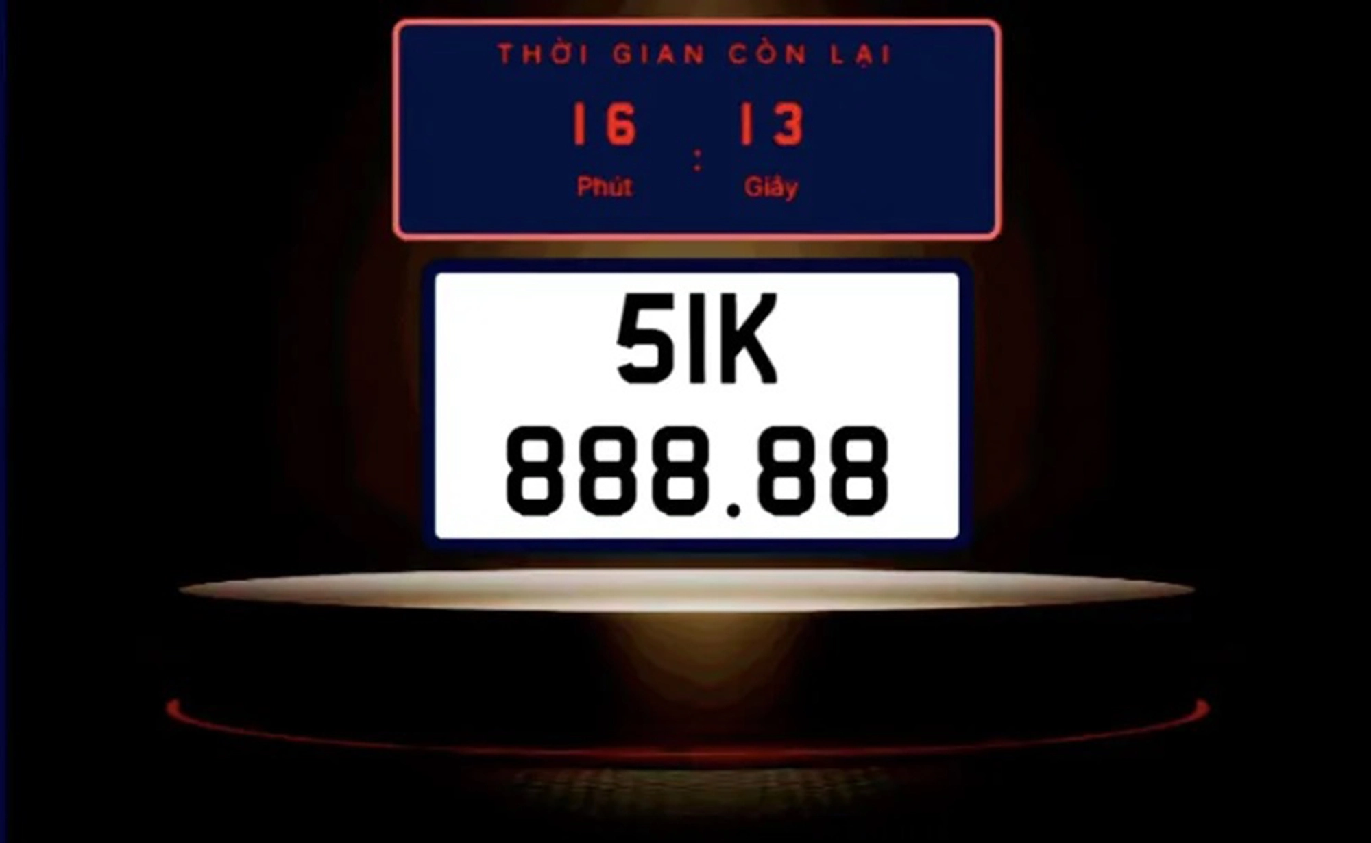 Phạt tiền người bỏ cọc đấu giá biển số - Ảnh 1.