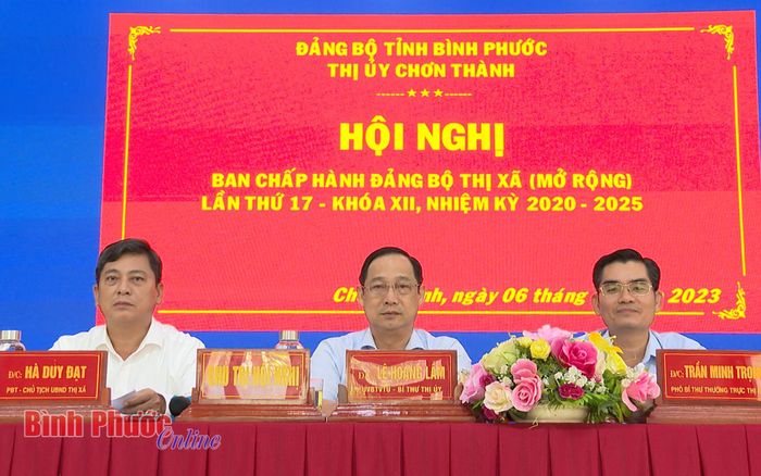 Thường trực Thị ủy Chơn Thành chủ trì hội nghị