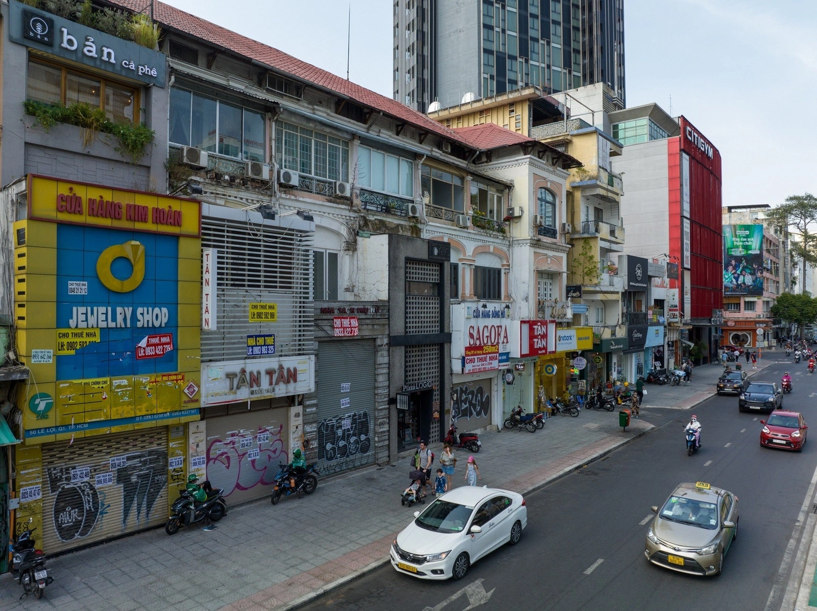 Bao giờ trồng cây đường Lê Lợi, xây quảng trường, bãi xe thông minh ở TP.HCM? - Ảnh 1. Bao giờ trồng cây đường Lê Lợi, xây quảng trường, bãi xe thông minh ở TP.HCM? - Ảnh 1.