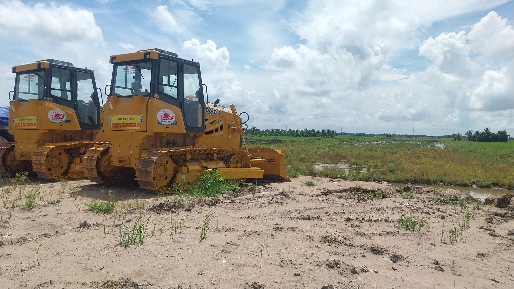 Cao tốc qua 4 tỉnh miền Tây sẵn mặt bằng, chỉ chờ cát - Ảnh 1. Cao tốc qua 4 tỉnh miền Tây sẵn mặt bằng, chỉ chờ cát - Ảnh 1.