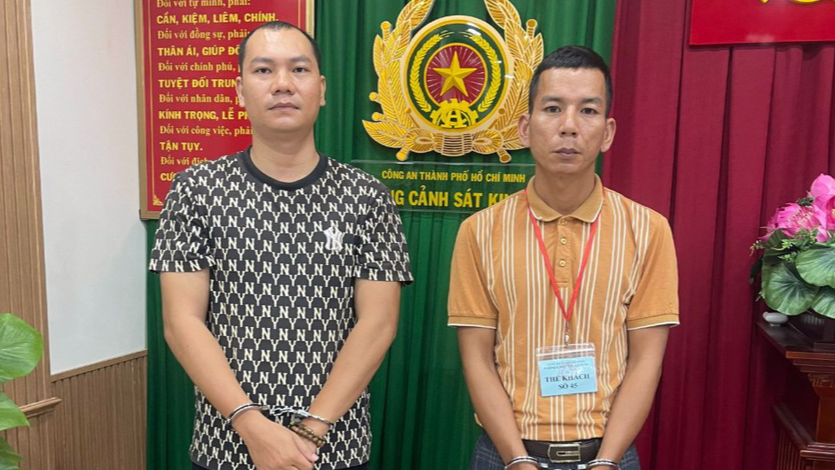 Giám đốc và trợ lý lừa đảo hơn 20 tỷ đồng bằng thủ đoạn góp vốn xây nhà trọ cho thuê - Ảnh 1. Giám đốc và trợ lý lừa đảo hơn 20 tỷ đồng bằng thủ đoạn góp vốn xây nhà trọ cho thuê - Ảnh 1.