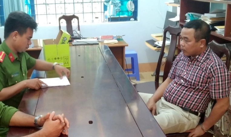 Bắt phóng viên Tạp chí cưỡng đoạt tài sản - Ảnh 1.