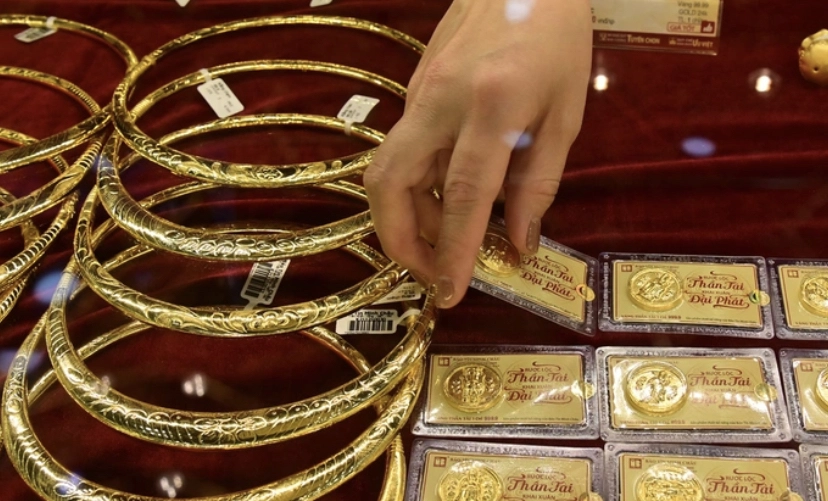 Giá vàng hôm nay 11/10: SJC đạt đỉnh trong vòng 1 năm qua - Ảnh 1.