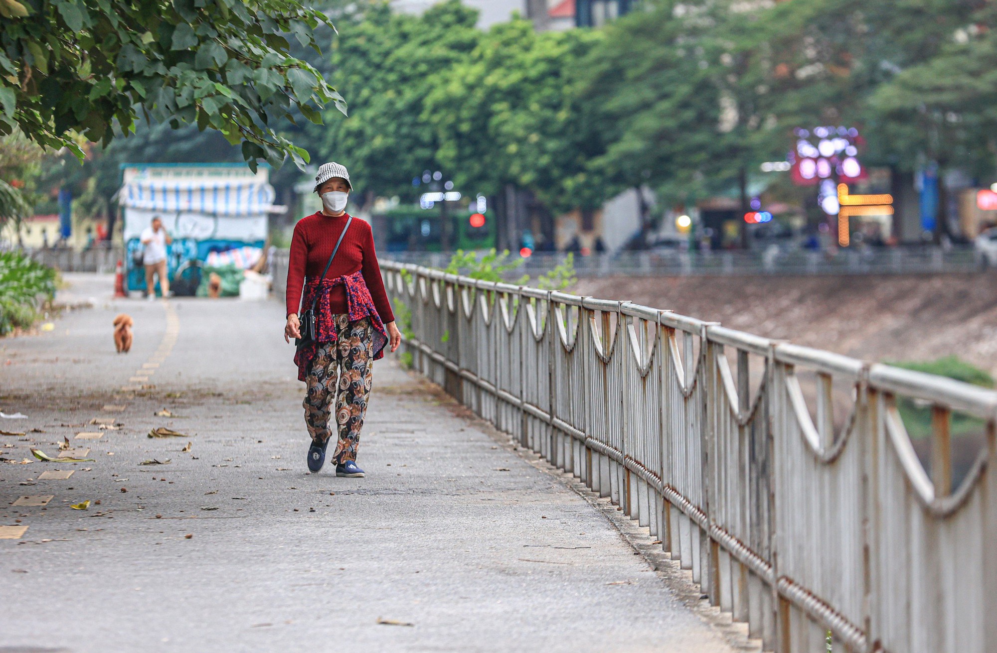 Cận cảnh 2 tuyến phố sắp làm đường riêng cho xe đạp - Ảnh 10.