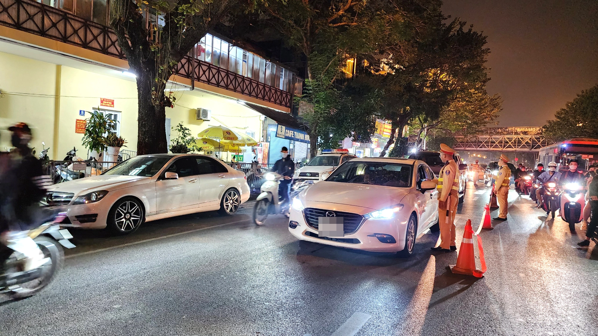 Vi phạm nồng độ cồn, xưng là vận động viên quốc gia xin phạt nhẹ - Ảnh 1.