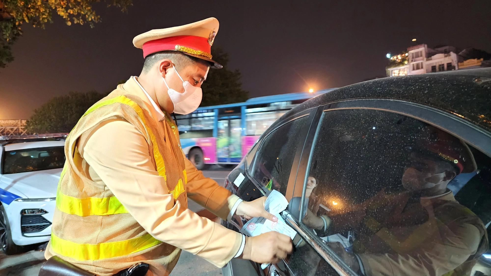 Vi phạm nồng độ cồn, xưng là vận động viên quốc gia xin phạt nhẹ - Ảnh 12.