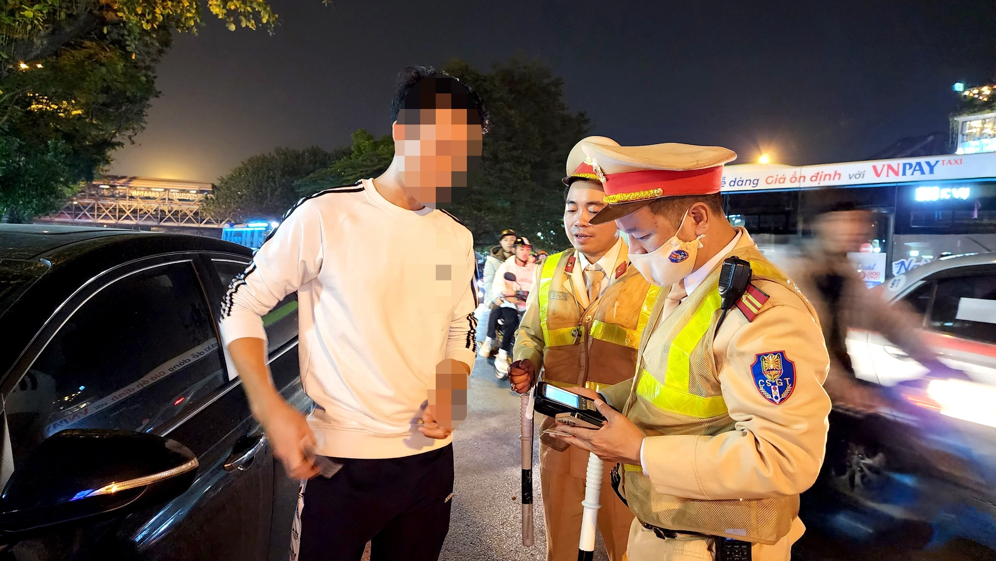 Vi phạm nồng độ cồn, xưng là vận động viên quốc gia xin phạt nhẹ - Ảnh 7.