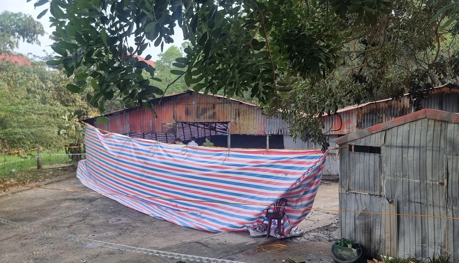 Vụ hoả hoạn thiêu rụi hàng trăm xe của sinh viên sẽ được xử lý như thế nào? - Ảnh 3. Vụ hoả hoạn thiêu rụi hàng trăm xe của sinh viên sẽ được xử lý như thế nào? - Ảnh 3.