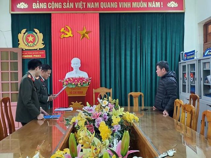 Xử phạt 2 trường hợp "báo chốt" vị trí CSGT làm nhiệm vụ - Ảnh 1.