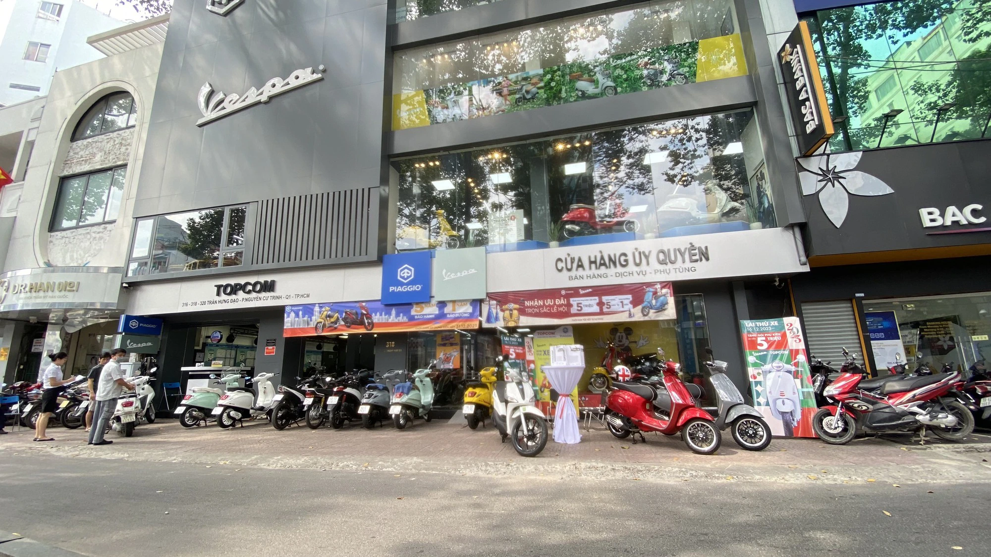 TP.HCM hối hả trước giấc mơ khởi nghiệp vỉa hè của người nghèo - Ảnh 7.