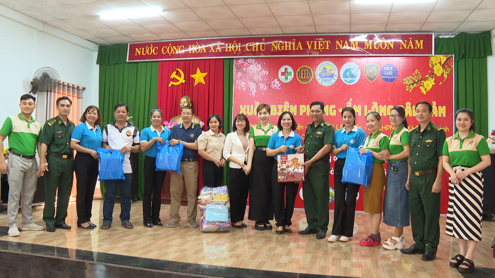 Chương trình “Xuân biên phòng- Ấm lòng dân bản”