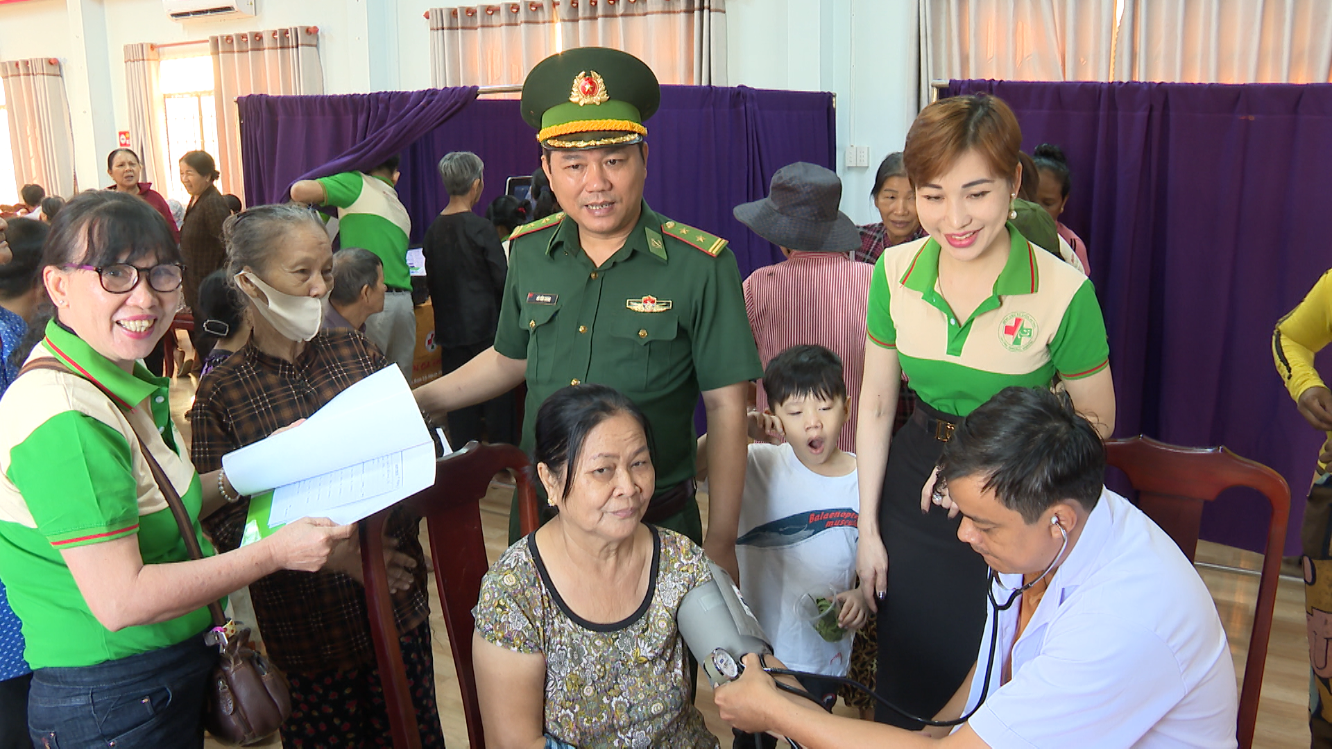 Chương trình “Xuân biên phòng- Ấm lòng dân bản”