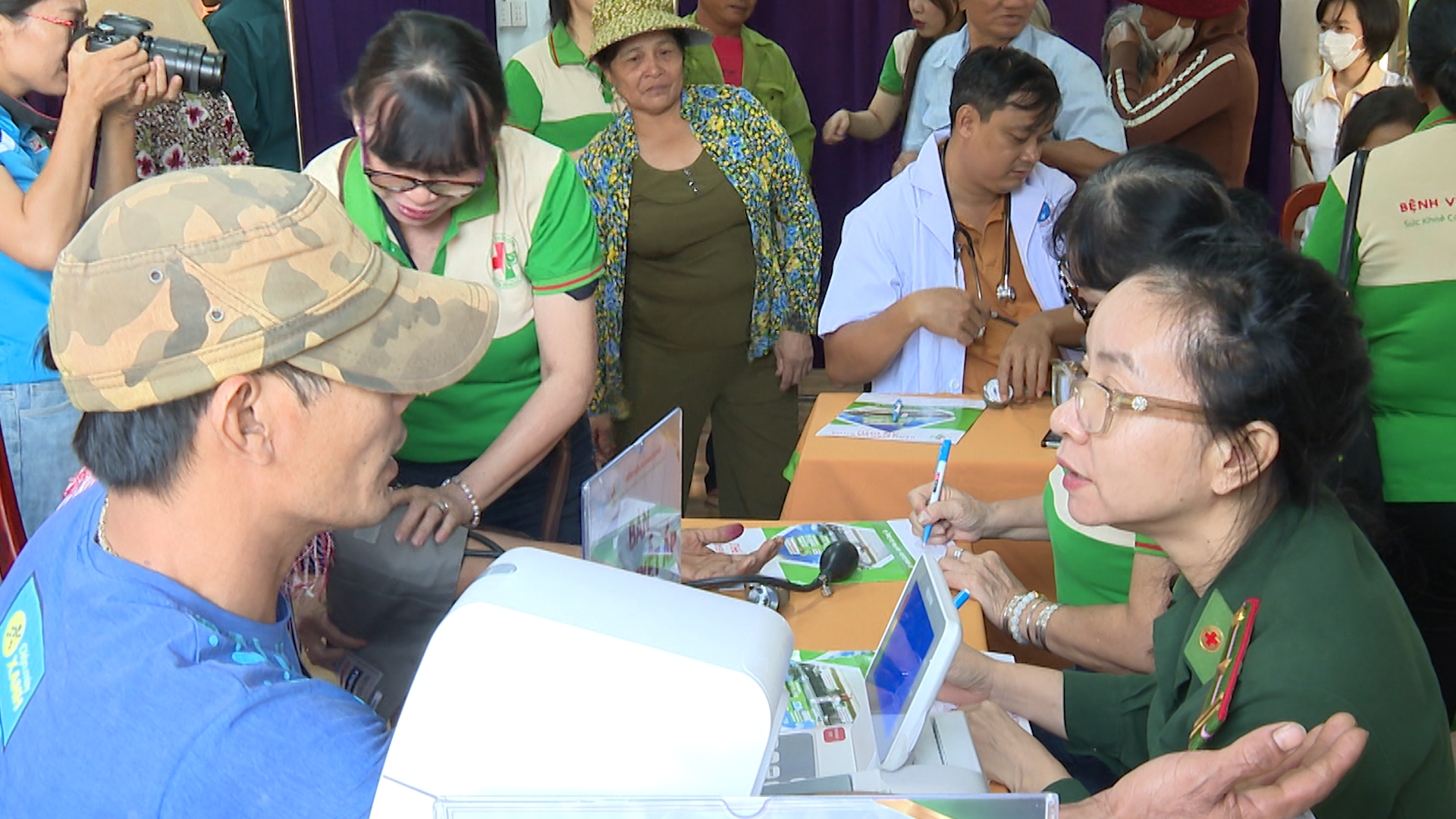 Chương trình “Xuân biên phòng- Ấm lòng dân bản”