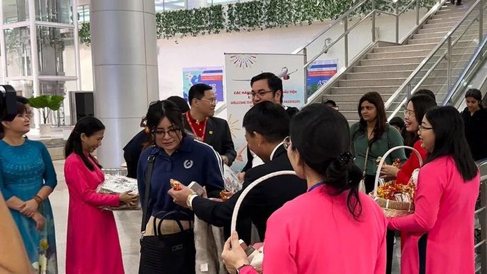 Thành phố Hồ Chí Minh đón đoàn khách đầu tiên năm 2024