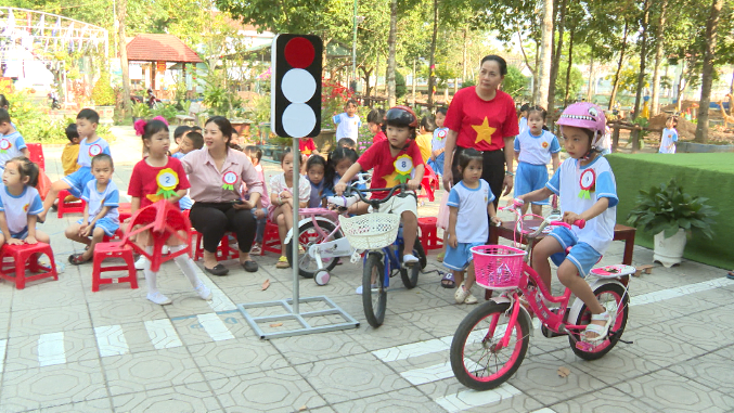 Sôi nổi hội thi “An toàn giao thông” tại Trường Mầm non Sao Mai