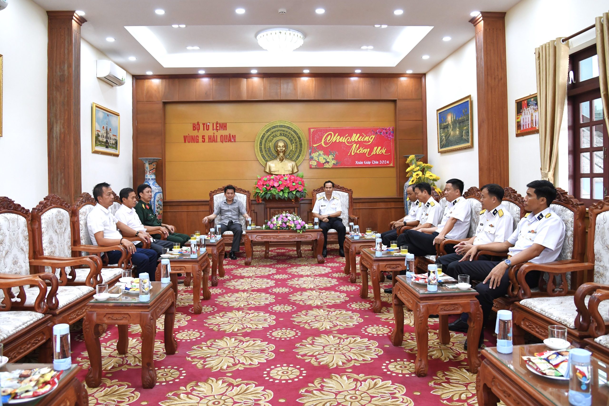 Các địa phương chào xã giao Bộ Tư lệnh Vùng 5 Hải quân