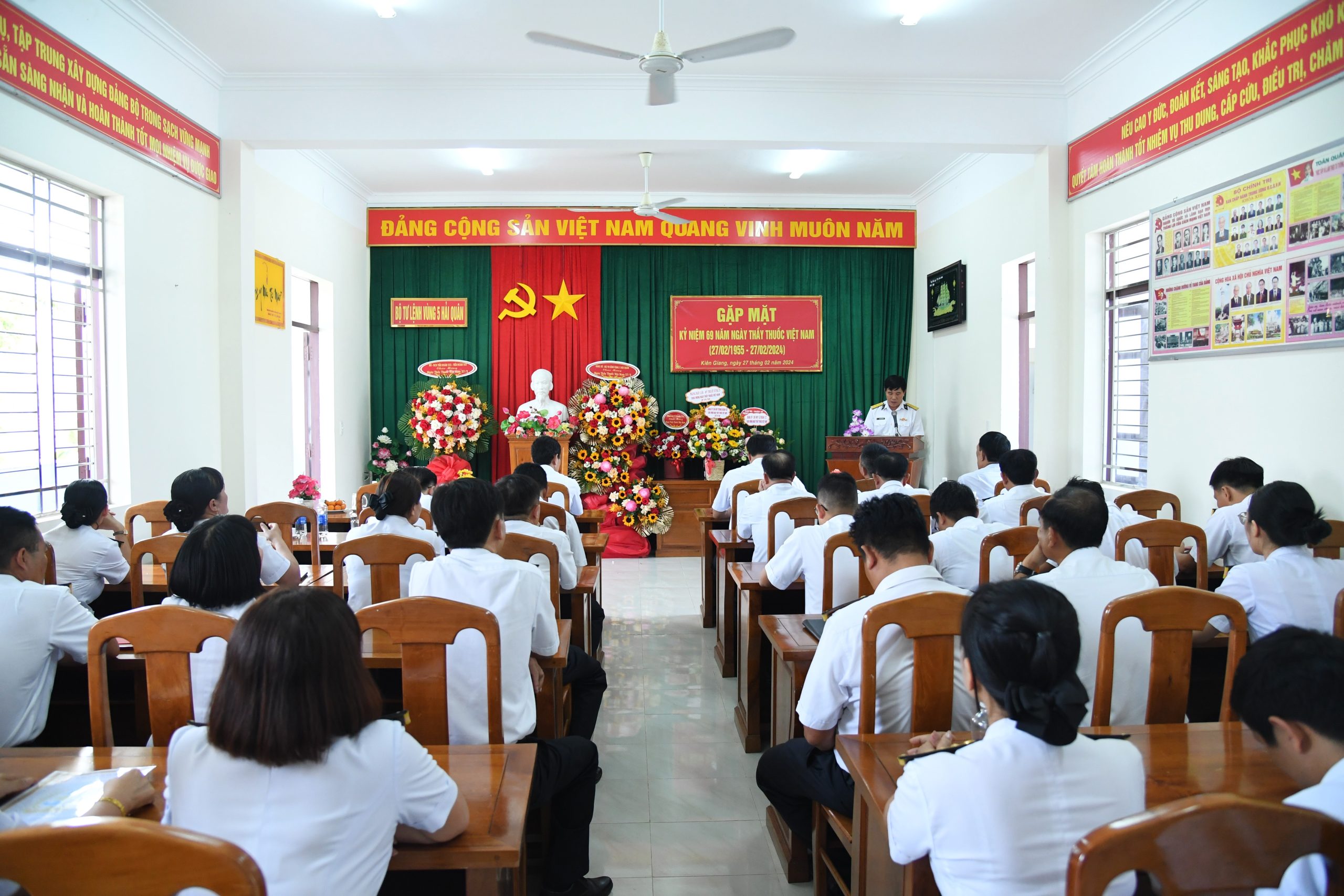 Bộ Tư lệnh Vùng 5 Hải quân gặp mặt kỷ niệm 69 năm Ngày Thầy thuốc Việt Nam