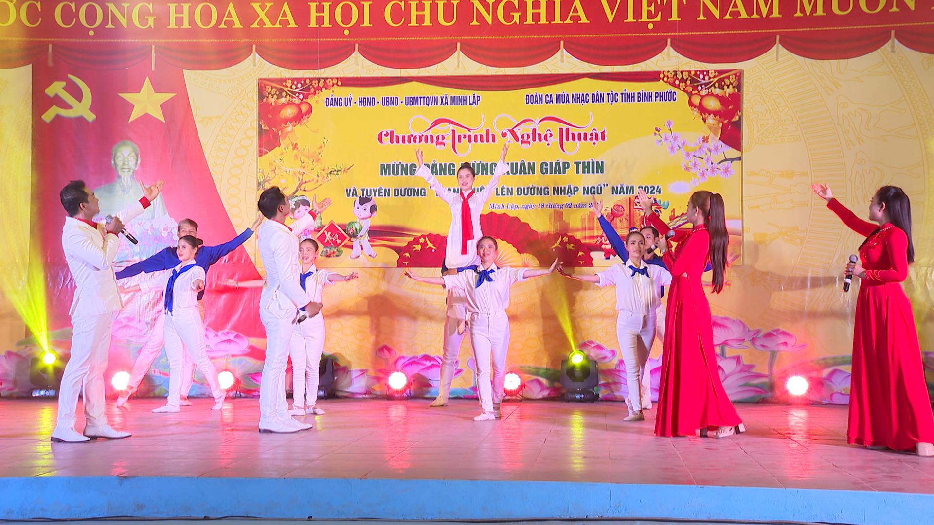 Bình Phước: Chơn Thành Tưng bừng chương trình nghệ thuật “Mừng Đảng- Mừng Xuân” và tuyên dương Thanh niên lên đường nhập ngũ