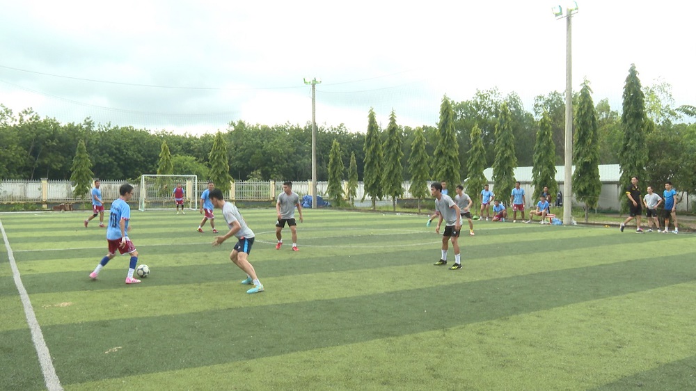 Bình Phước: Chung kết, trao cúp vàng giải bóng đá công nhân, lao động các khu công nghiệp, năm 2024