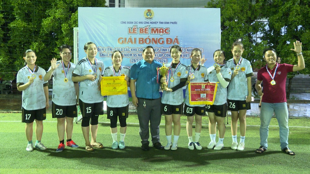 Bình Phước: Chung kết, trao cúp vàng giải bóng đá công nhân, lao động các khu công nghiệp, năm 2024