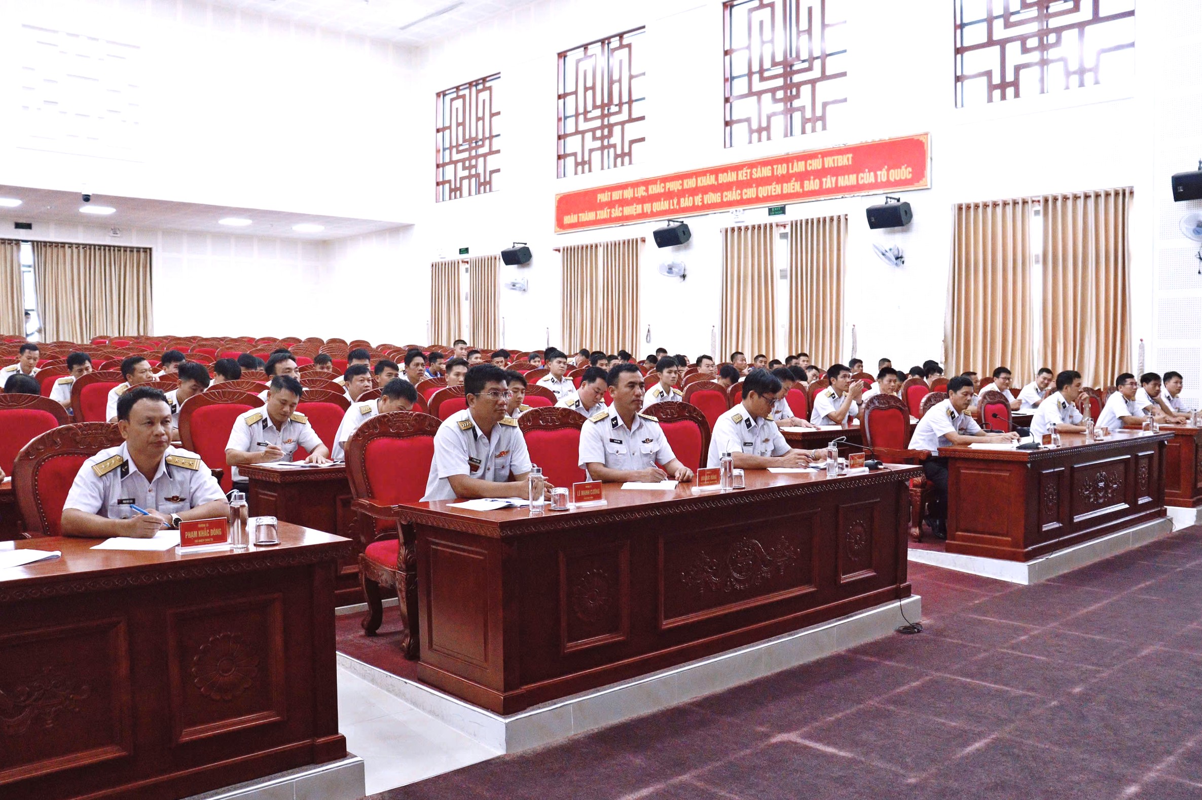 Nâng cao kiến thức pháp luật cho cán bộ, chiến sĩ