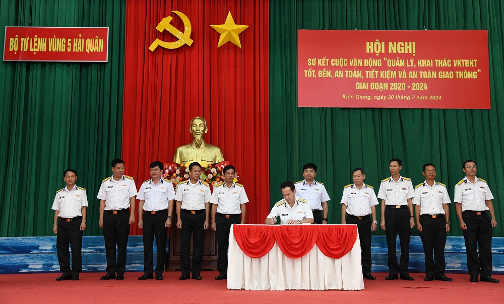 Bộ Tư lệnh Vùng 5 Hải quân thực hiện tốt Cuộc vận động 50