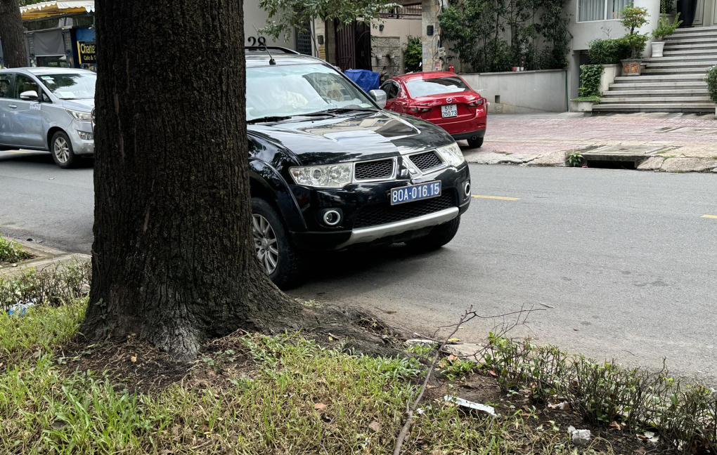 Cảnh sát làm việc tại nhà CEO Quốc Cường Gia Lai Nguyễn Thị Như Loan