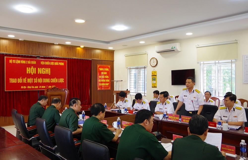 Viện Chiến lược Bộ Quốc phòng làm việc với Vùng 2 Hải quân