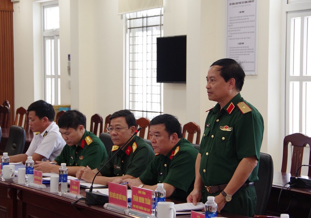 Viện Chiến lược Bộ Quốc phòng làm việc với Vùng 2 Hải quân