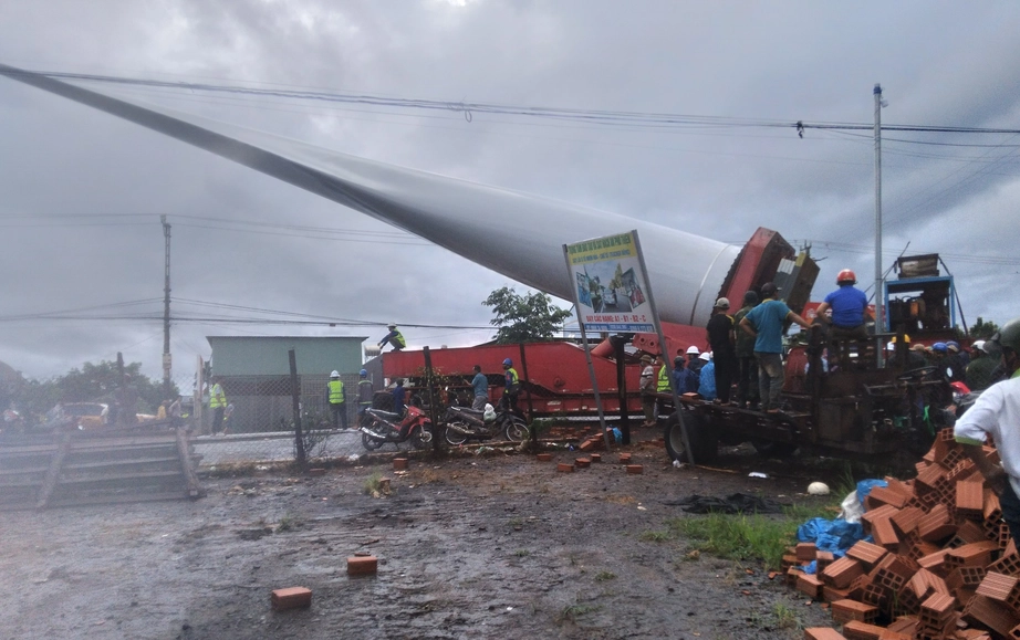 Vì sao người dân ở Gia Lai chặn xe chở thiết bị điện gió?- Ảnh 1.