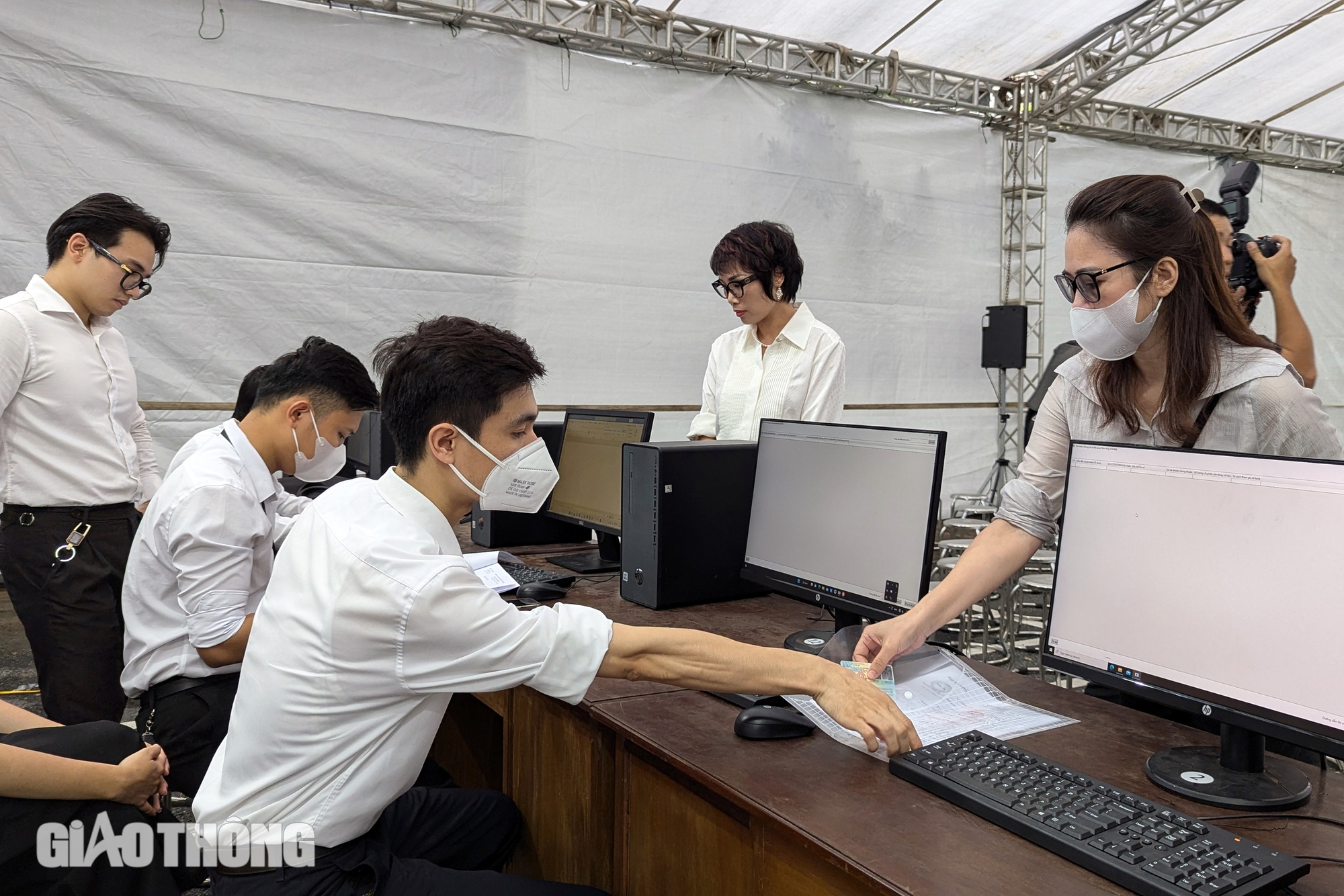 Đề nghị bất ngờ của các nhà đầu tư tại phiên tòa xét xử vụ FLC- Ảnh 1. Đề nghị bất ngờ của các nhà đầu tư tại phiên tòa xét xử vụ FLC- Ảnh 1.