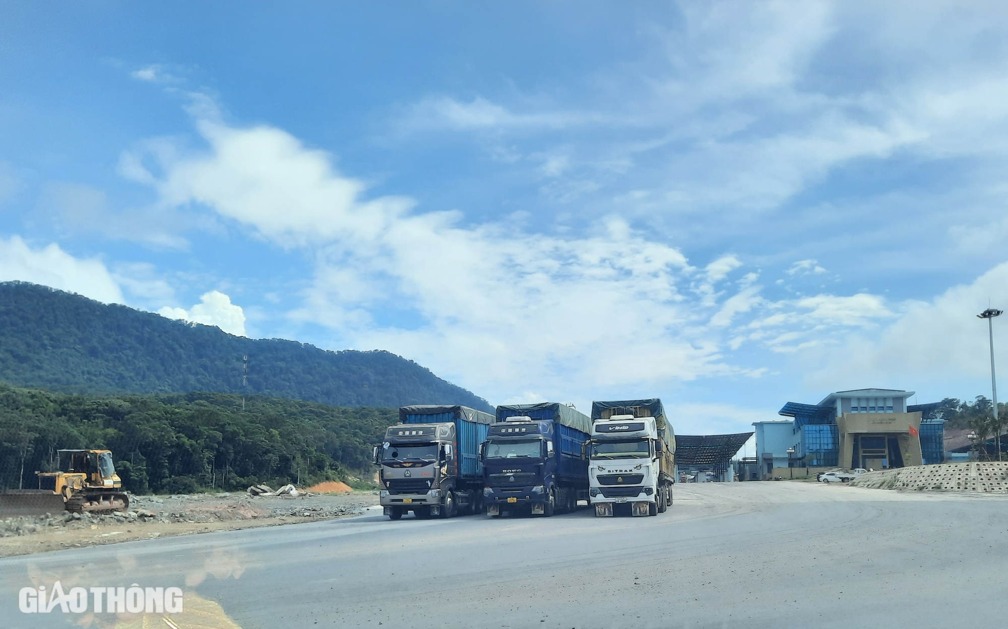 Vì sao Quảng Trị điều chỉnh dự án san nền, hạ tầng thiết yếu tại cửa khẩu quốc tế La Lay?- Ảnh 1. Vì sao Quảng Trị điều chỉnh dự án san nền, hạ tầng thiết yếu tại cửa khẩu quốc tế La Lay?- Ảnh 1.