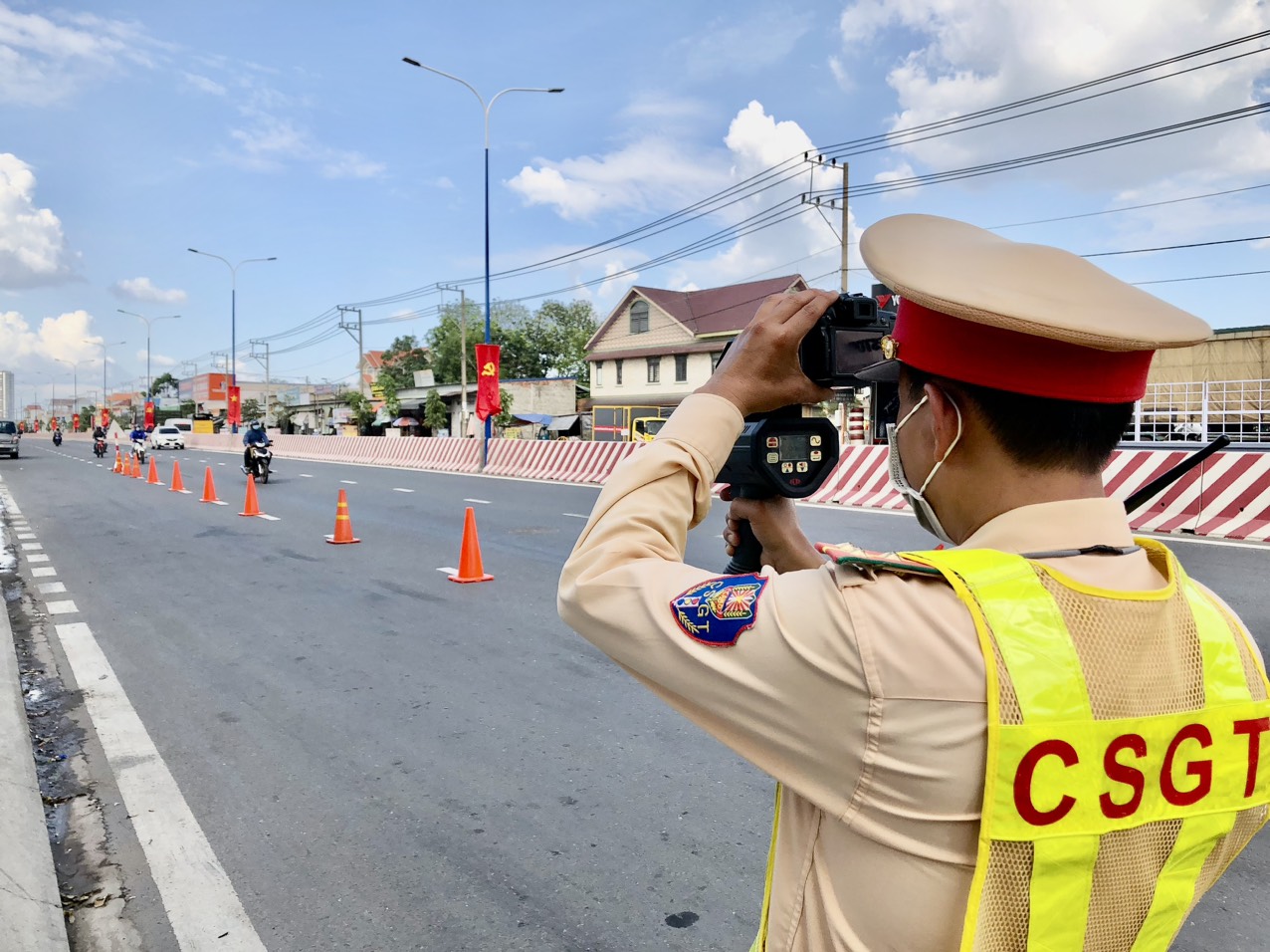 Đề xuất CSGT không được lập chốt ở nơi bị che khuất tầm nhìn- Ảnh 1. Đề xuất CSGT không được lập chốt ở nơi bị che khuất tầm nhìn- Ảnh 1.