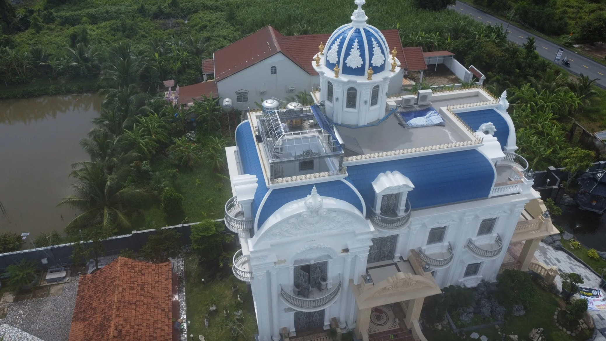 Chủ biệt thự "đẹp nhất Cà Mau" chưa thực hiện chuyển đổi mục đích sử dụng đất- Ảnh 1. Chủ biệt thự "đẹp nhất Cà Mau" chưa thực hiện chuyển đổi mục đích sử dụng đất- Ảnh 1.