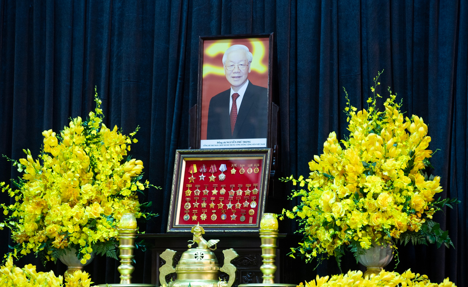 Hình ảnh các đoàn quốc tế viếng Tổng Bí thư Nguyễn Phú Trọng- Ảnh 1. Hình ảnh các đoàn quốc tế viếng Tổng Bí thư Nguyễn Phú Trọng- Ảnh 1.