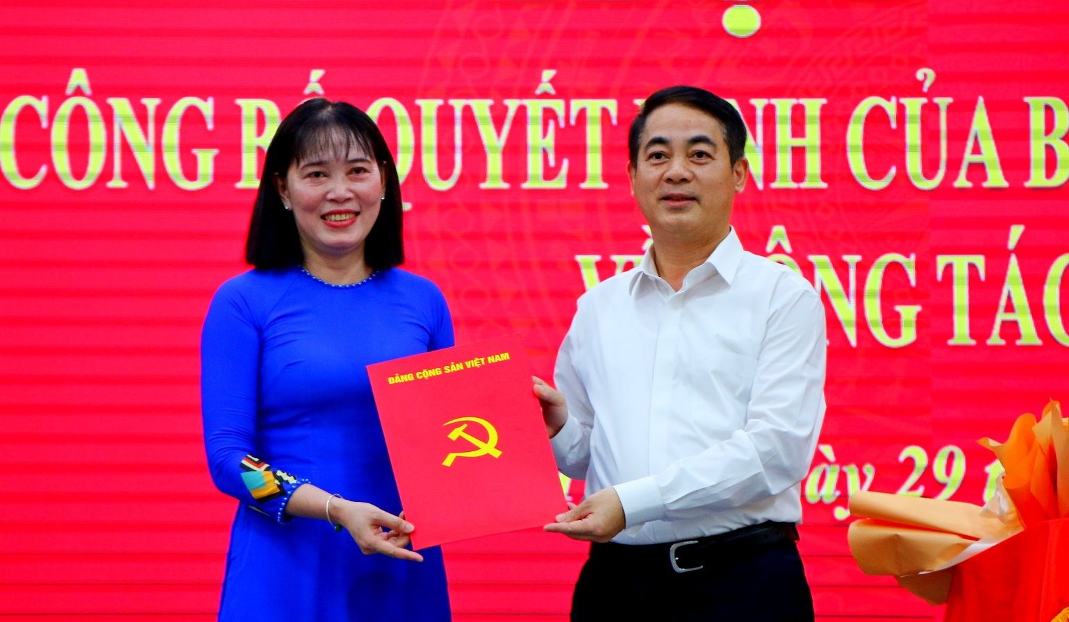 Miễn nhiệm chức vụ Phó chủ tịch UBND tỉnh Hậu Giang- Ảnh 1. Miễn nhiệm chức vụ Phó chủ tịch UBND tỉnh Hậu Giang- Ảnh 1.