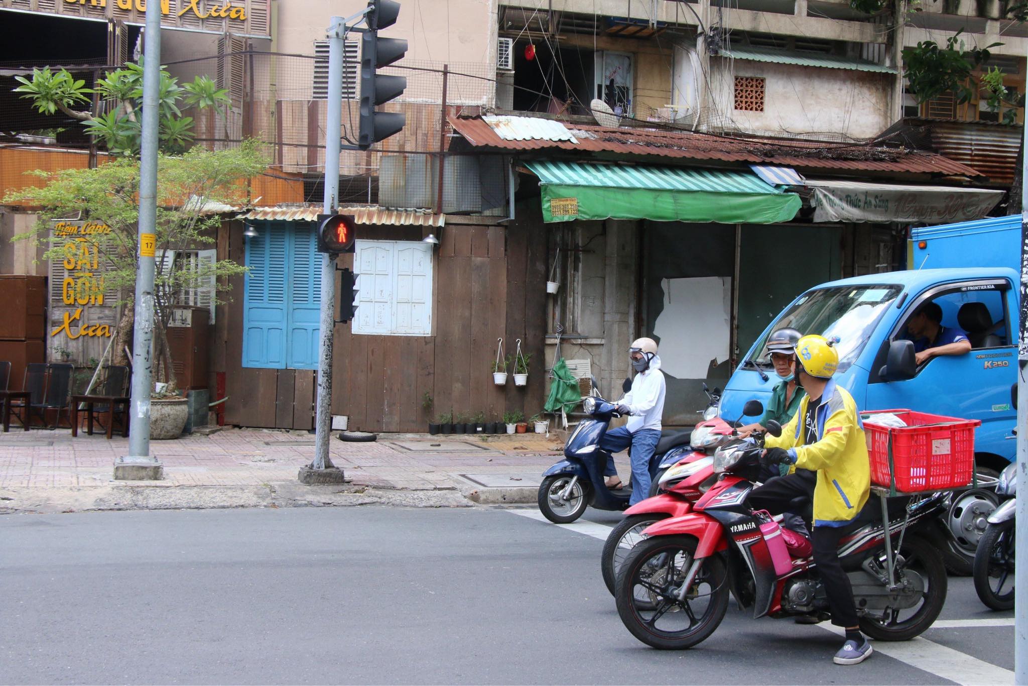 Bỏ đếm ngược đèn giao thông: Vi phạm là do ý thức, không phải do đèn- Ảnh 1. Bỏ đếm ngược đèn giao thông: Vi phạm là do ý thức, không phải do đèn- Ảnh 1.