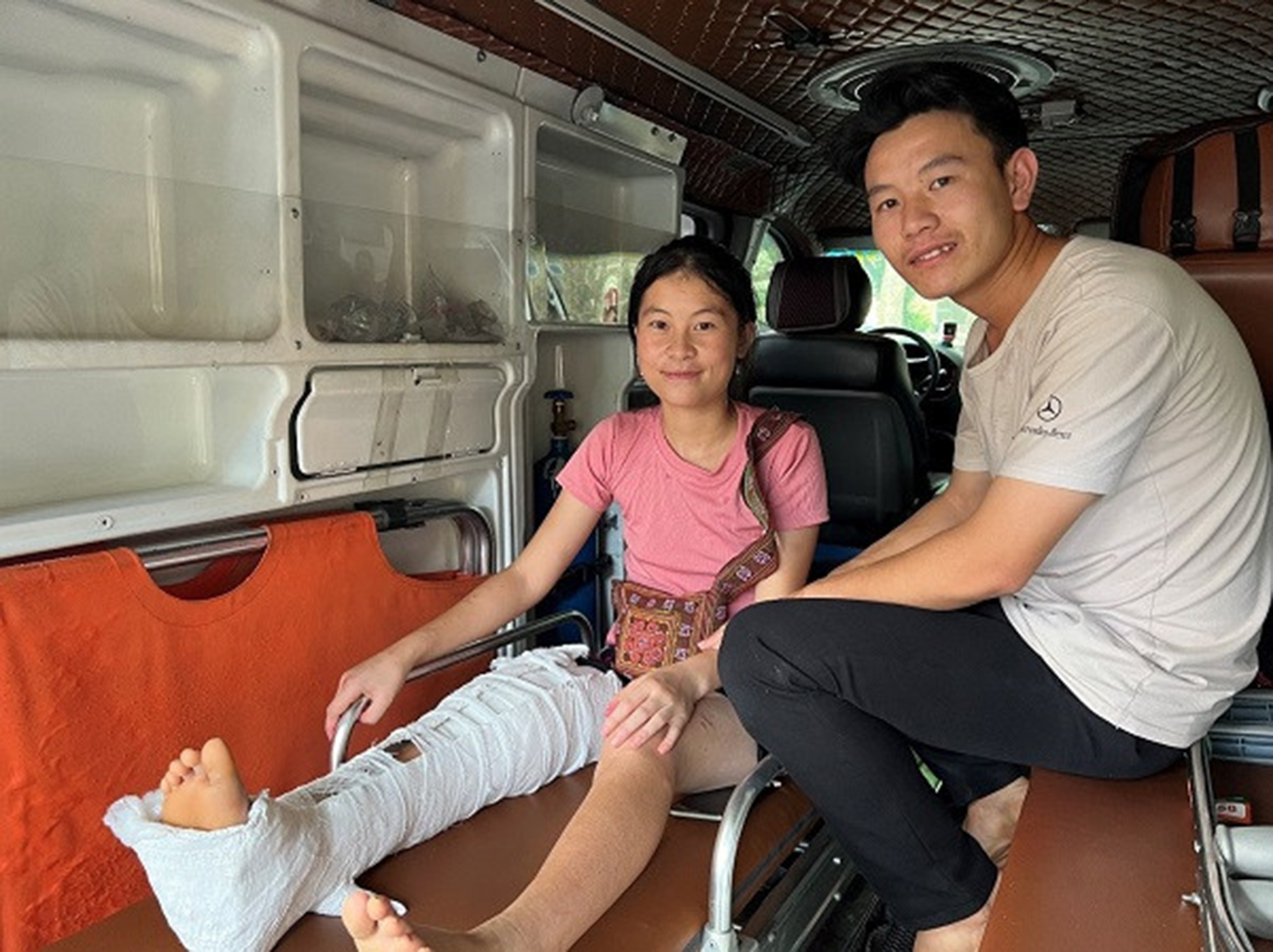 Ấm áp những chuyến xe miễn phí giúp bệnh nhân nghèo- Ảnh 1. Ấm áp những chuyến xe miễn phí giúp bệnh nhân nghèo- Ảnh 1.