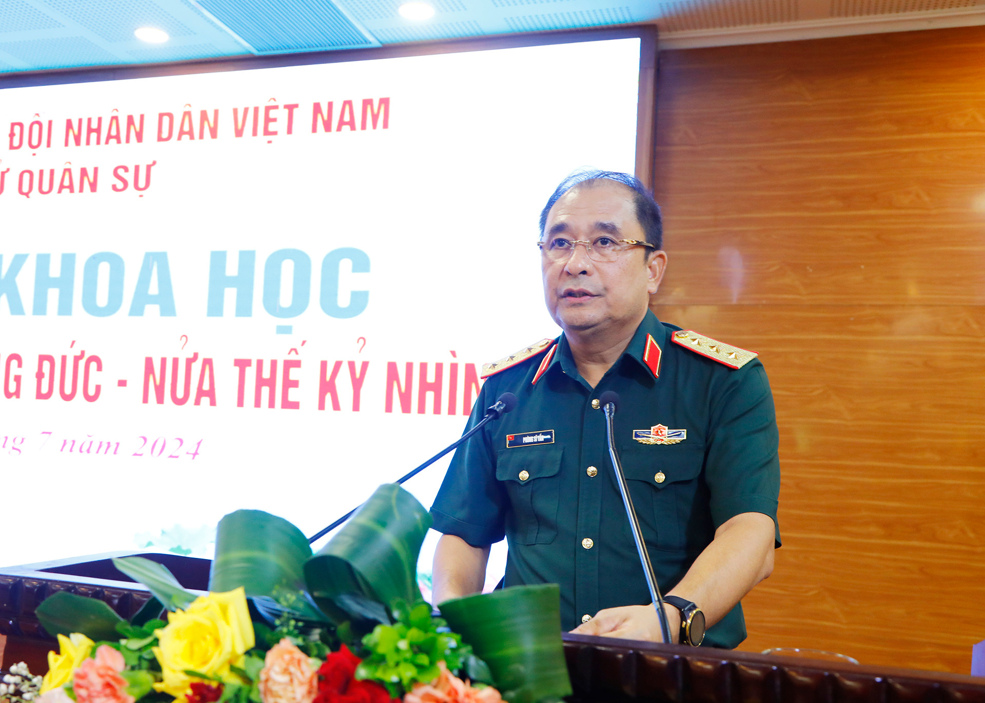 Thủ tướng bổ nhiệm lại 2 phó tổng tham mưu trưởng Quân đội nhân dân- Ảnh 1. Thủ tướng bổ nhiệm lại 2 phó tổng tham mưu trưởng Quân đội nhân dân- Ảnh 1.