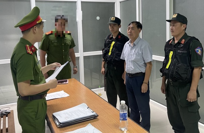 Giám đốc 75 tuổi giới thiệu gói thầu ảo, lừa đối tác chiếm đoạt tiền tỷ- Ảnh 1.