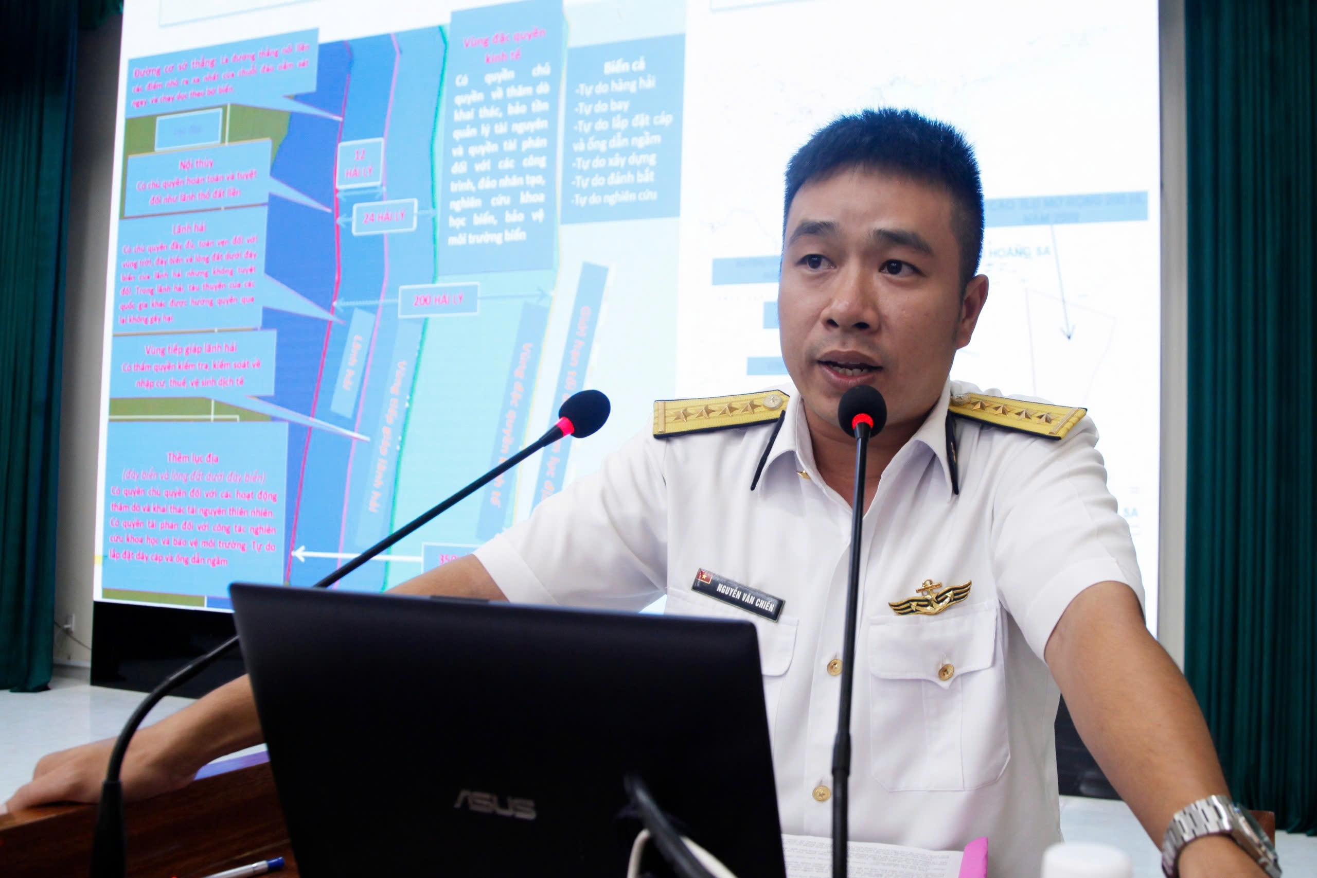 Bộ tư lệnh Vùng 4 Hải quân tuyên truyền biển, đảo cho cán bộ, đảng viên, giáo viên và nhân dân huyện Lâm Hà.