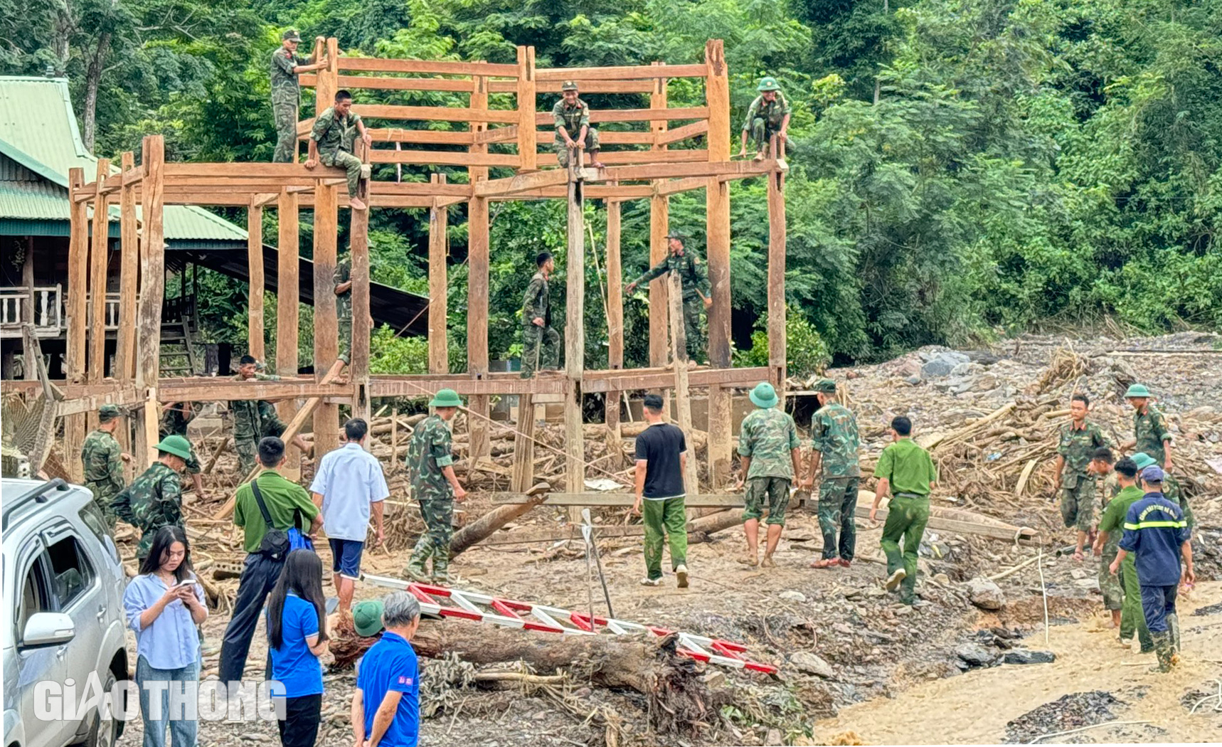 Cuộc sống người dân Mường Pồn ra sao sau một tuần chống chọi lũ quét?- Ảnh 1. Cuộc sống người dân Mường Pồn ra sao sau một tuần chống chọi lũ quét?- Ảnh 1.