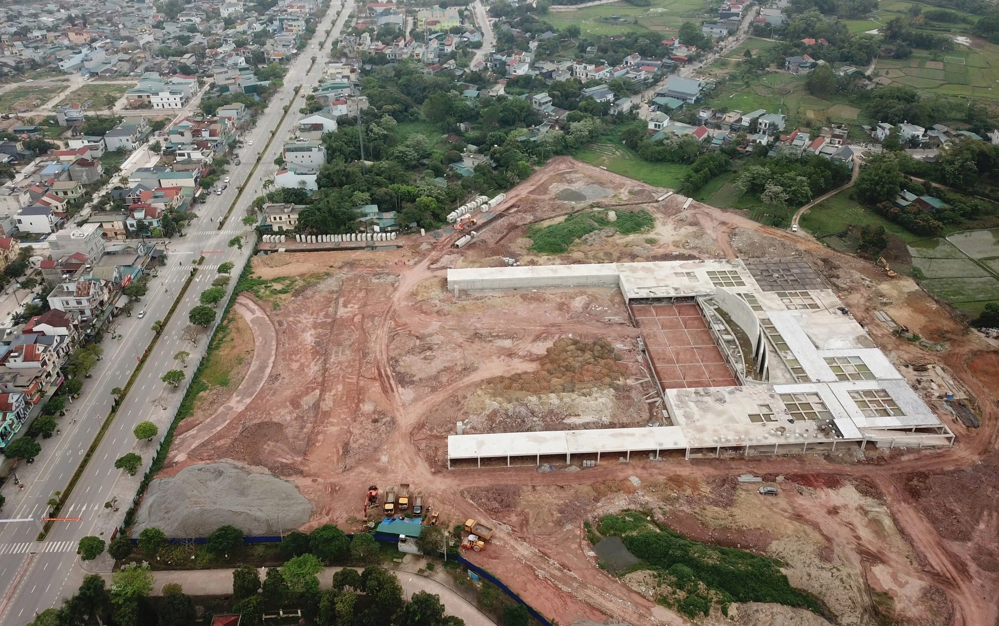 Quảng Ninh: Dự án quảng trường hàng triệu đô ì ạch thi công- Ảnh 1. Quảng Ninh: Dự án quảng trường hàng triệu đô ì ạch thi công- Ảnh 1.