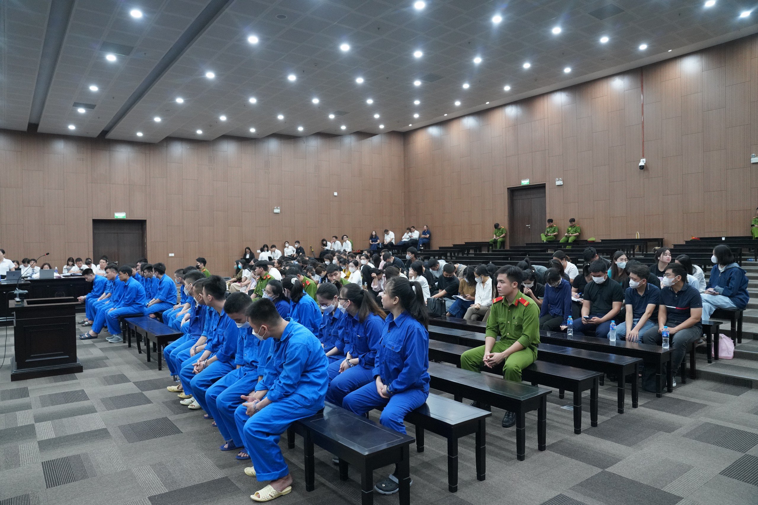 Bà trùm đường dây cho vay lãi nặng hơn 1.607 tỷ đồng lĩnh án- Ảnh 1. Bà trùm đường dây cho vay lãi nặng hơn 1.607 tỷ đồng lĩnh án- Ảnh 1.