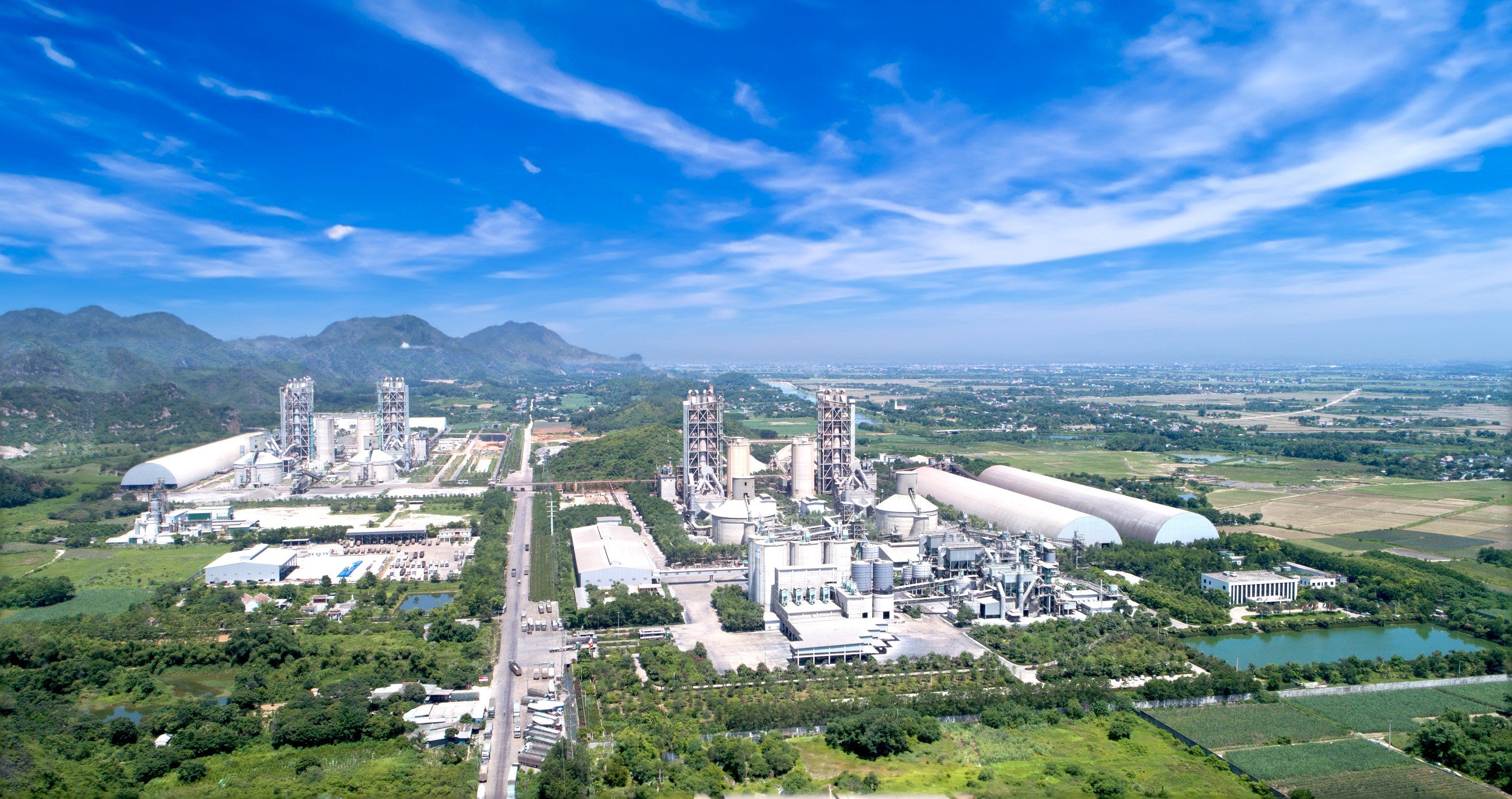 cong-ty-xi-mang-long-son-ghi-dau-an-manh-me-tren-thi-truong-quoc-te_66cd920cf2338 Công ty Xi măng Long Sơn có công suất 10,5 triệu tấn/năm