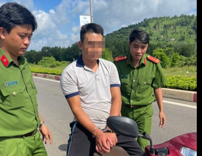 Điều tra vụ tài xế xe tải chặn đường giở trò đồi bại với cô gái trẻ- Ảnh 1. Điều tra vụ tài xế xe tải chặn đường giở trò đồi bại với cô gái trẻ- Ảnh 1.